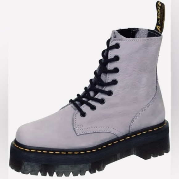 Dr. Martens Grey Jadon 8-Eye Leather Platform Boot NWOB Size 9 Women/8 Men - Picture 4 of 9